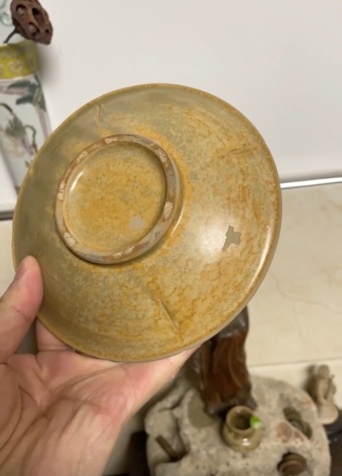 古玩陶瓷五代越窯出筋葵口盤完整有拖油。拍賣，當前價格6999元
