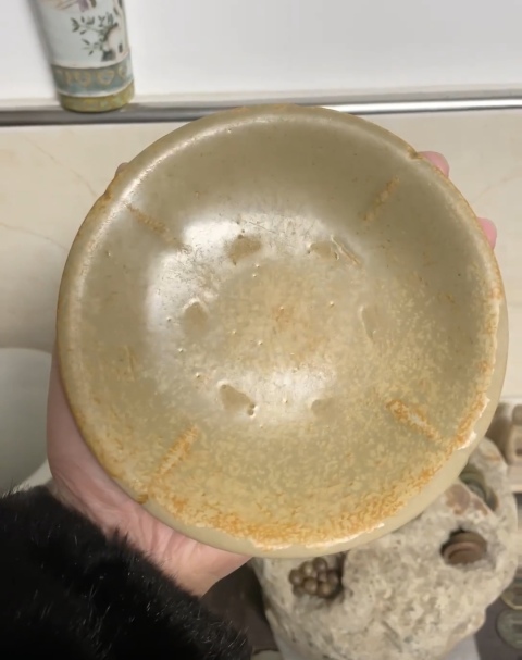 古玩陶瓷五代越窯出筋葵口盤完整有拖油。拍賣，當前價格6999元