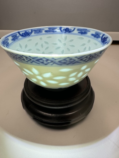 古玩陶瓷青花花卉紋玲瓏瓷蓋碗拍賣，當前價格2600元