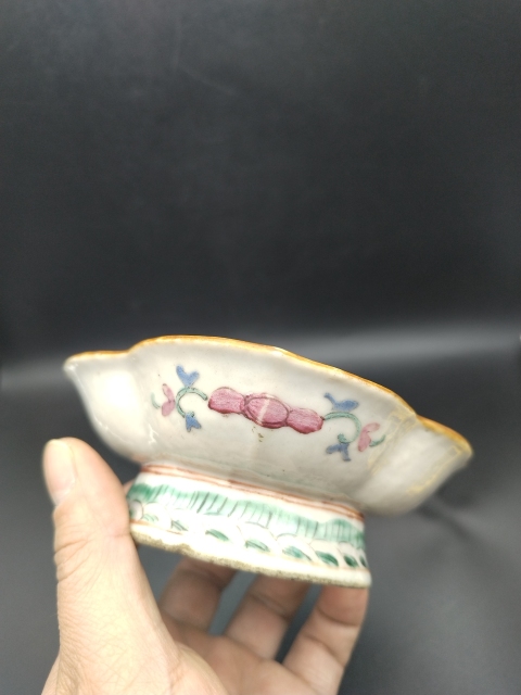 古玩陶瓷粉彩松鶴圖供盤拍賣,當前價格980元
