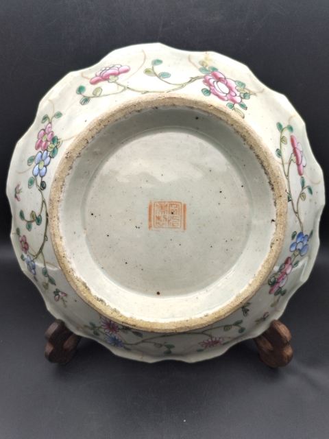 古玩陶瓷粉彩蟲草紋供盤拍賣,當前價格2000元