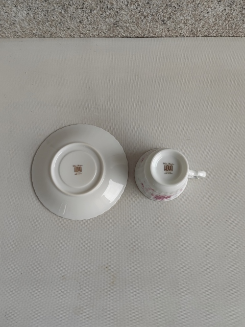 古玩陶瓷胭脂紅花卉紋杯盤拍賣，當(dāng)前價(jià)格298元