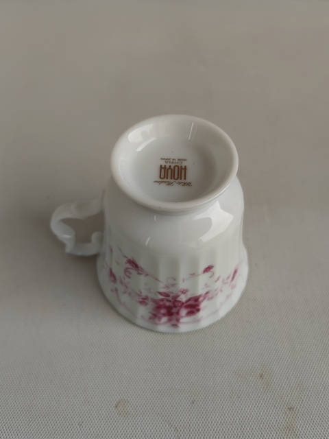 古玩陶瓷胭脂紅花卉紋杯盤拍賣，當(dāng)前價(jià)格298元