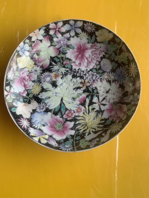 古玩陶瓷墨地粉彩百花不落地紋盤拍賣，當(dāng)前價(jià)格3800元