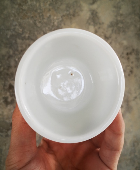 古玩陶瓷清代.甜白釉唇口杯拍賣，當前價格980元