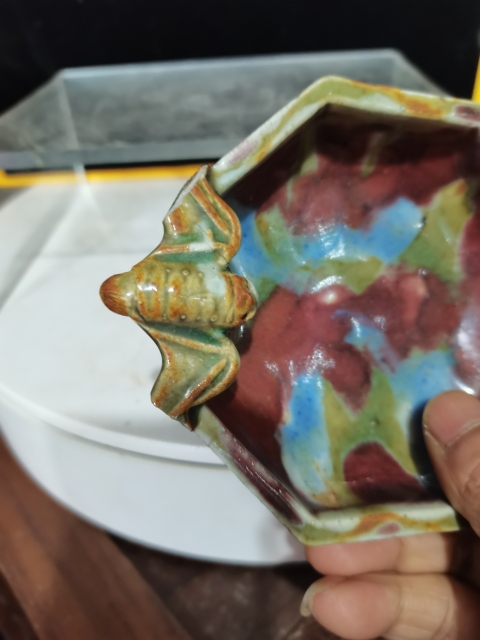 古玩陶瓷三陽開泰品種貼塑蝙蝠水洗拍賣,當(dāng)前價(jià)格4000元