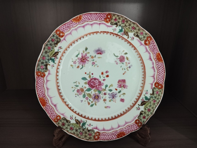 古玩陶瓷乾隆細路廣彩花卉盤拍賣，當前價格2200元
