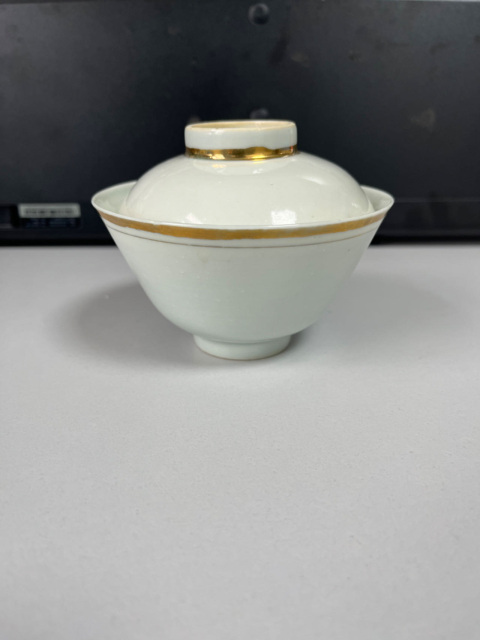 古玩陶瓷清末民初白釉描金蓋碗拍賣,當前價格120元