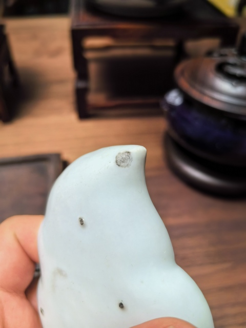 古玩陶瓷清中期白釉仿生瓷樹(shù)葉形筆舔拍賣,當(dāng)前價(jià)格3600元