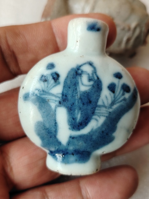 古玩陶瓷人物紋青花鼻煙壺拍賣,當前價格1200元