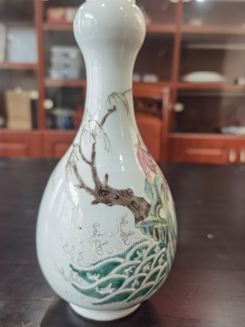 古玩陶瓷粉彩劉海戲金蟾圖蒜頭賞瓶拍賣,當前價格13800元