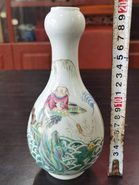 古玩陶瓷粉彩劉海戲金蟾圖蒜頭賞瓶拍賣,當前價格13800元
