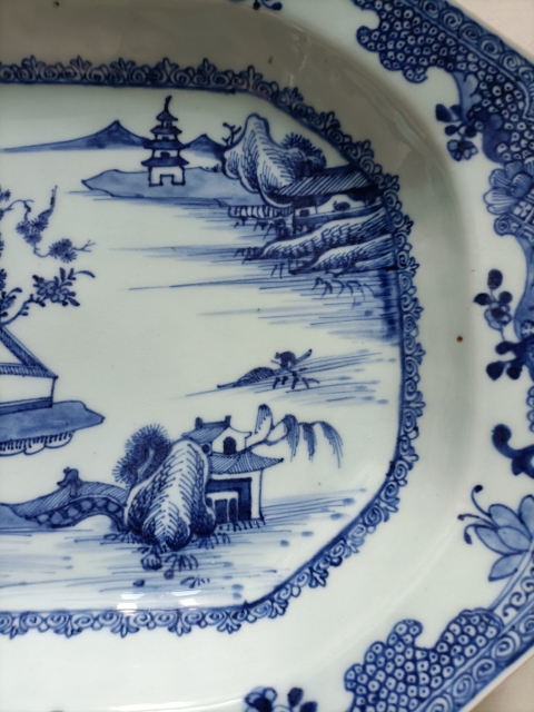 古玩陶瓷青花亭臺樓閣山水紋方盤拍賣,當前價格3200元