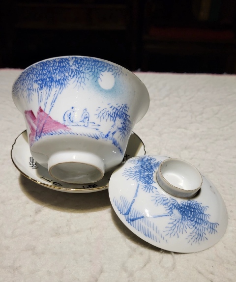 古玩陶瓷民國料彩竹林人物三才蓋杯拍賣,當(dāng)前價(jià)格1980元