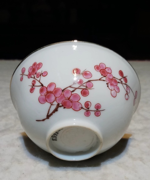 古玩陶瓷民國·梅花紋粉彩碗拍賣，當前價格1200元