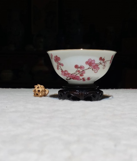 古玩陶瓷民國·梅花紋粉彩碗拍賣，當前價格1200元