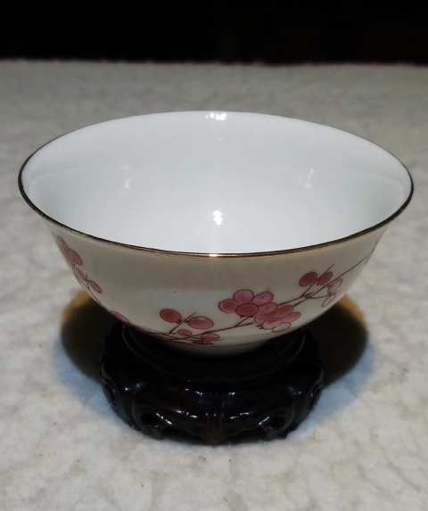 古玩陶瓷民國·梅花紋粉彩碗拍賣，當前價格1200元