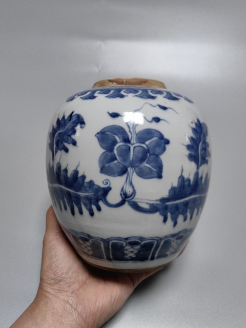 古玩陶瓷康熙·青花花卉紋罐真品鑒賞圖
