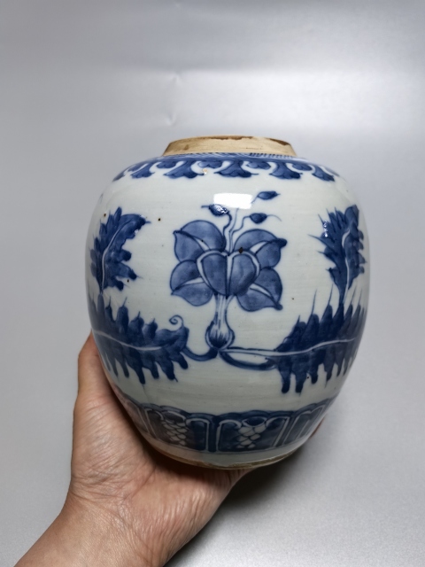 古玩陶瓷康熙·青花花卉紋罐真品鑒賞圖