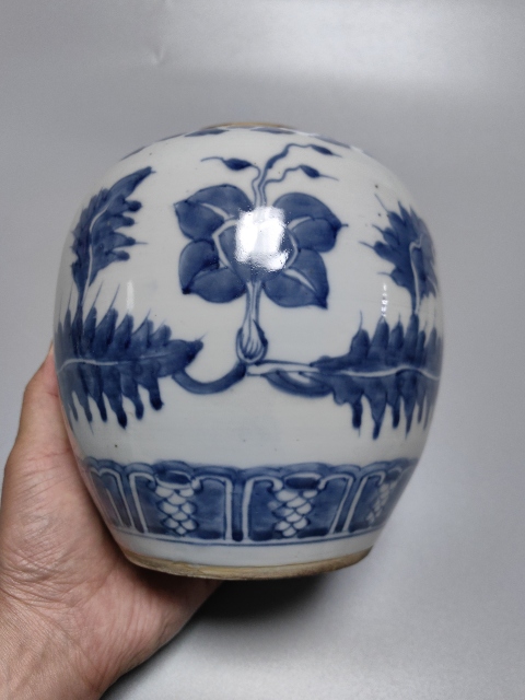 古玩陶瓷康熙·青花花卉紋罐真品鑒賞圖