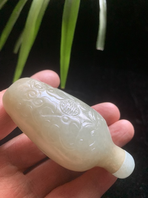 古玩玉器清代和田玉雕“團(tuán)壽紋鼻煙壺”拍賣，當(dāng)前價格15000元