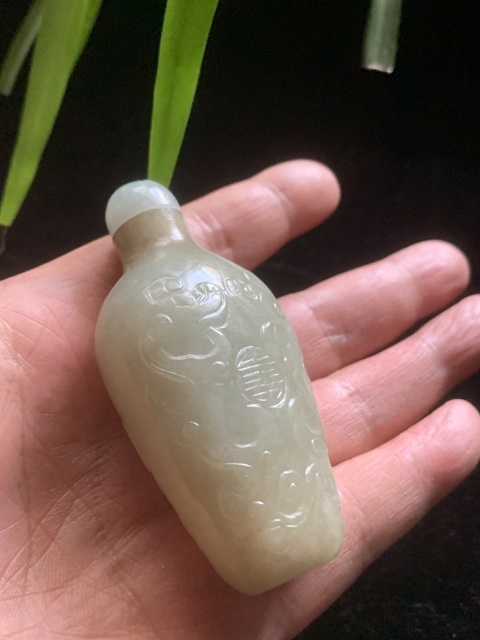 古玩玉器清代和田玉雕“團(tuán)壽紋鼻煙壺”拍賣，當(dāng)前價格15000元