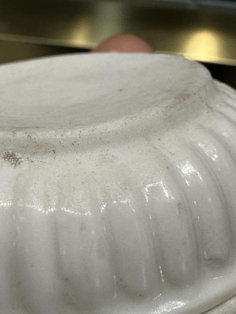 古玩陶瓷白釉印花蓋盒拍賣,當前價格3588元