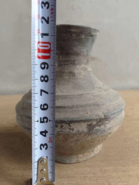 古玩陶瓷漢代灰陶弦紋漢壺拍賣(mài)，當(dāng)前價(jià)格299元