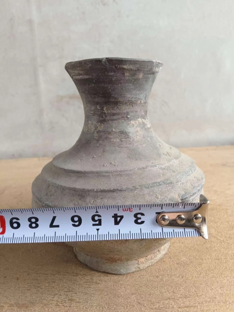古玩陶瓷漢代灰陶弦紋漢壺拍賣(mài)，當(dāng)前價(jià)格299元