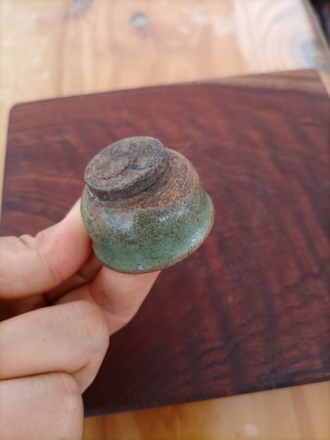 古玩陶瓷明末.綠釉茶杯99元拍賣,當前價格99元