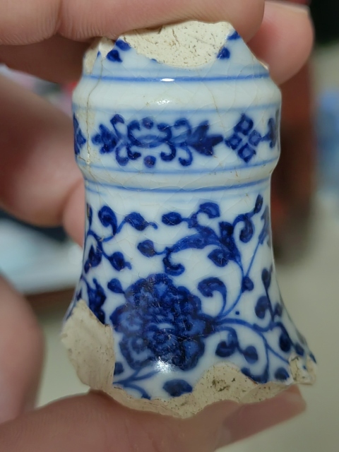 古玩陶瓷清代乾隆青花小鳳尾尊標本拍賣,當前價格418元