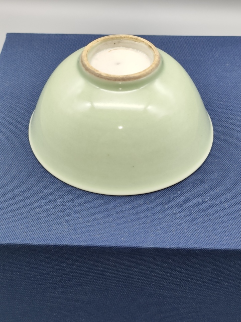 古玩陶瓷清末民國,素雅冬青釉茶碗拍賣,當前價格360元