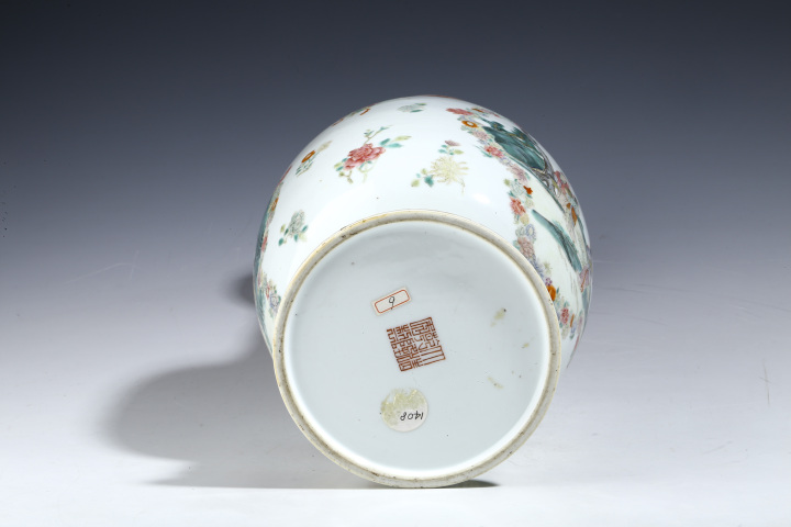 古玩陶瓷·粉彩開窗人物故事紋盤口尊
真品鑒賞圖
