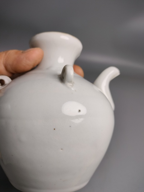 古玩陶瓷清末白釉三系執壺拍賣，當前價格298元