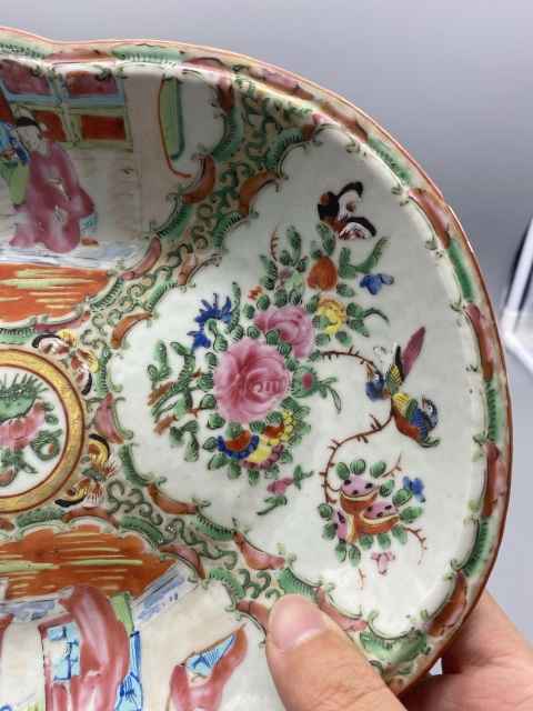 古玩陶瓷清中晚期廣彩西廂記花鳥人物海棠大盤拍賣，當前價格699元