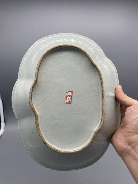古玩陶瓷清中晚期廣彩西廂記花鳥人物海棠大盤拍賣，當前價格699元