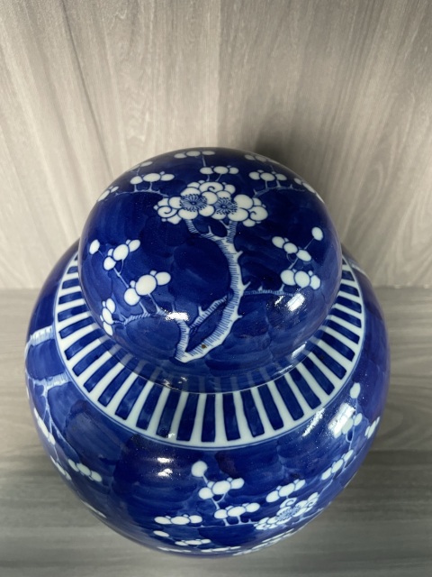 古玩陶瓷清晚期 極品青花冰梅紋大蓋罐拍賣(mài),當(dāng)前價(jià)格5900元