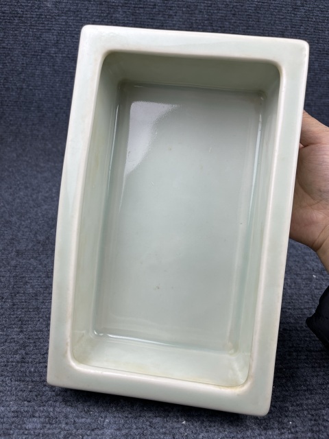 古玩陶瓷粉青釉刻花紋四方水仙盆拍賣,當前價格5888元