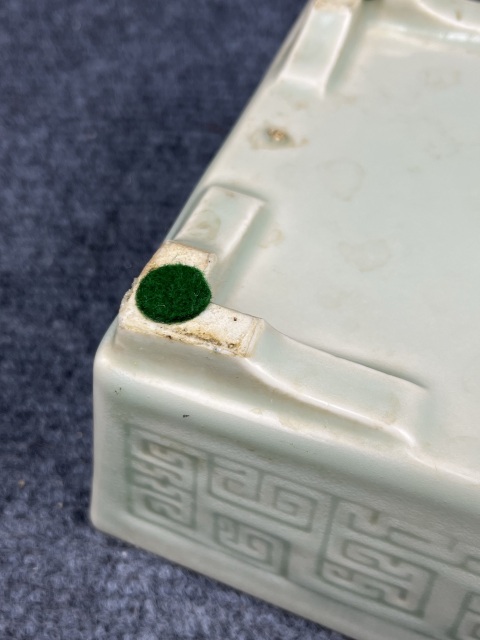 古玩陶瓷粉青釉刻花紋四方水仙盆拍賣,當前價格5888元