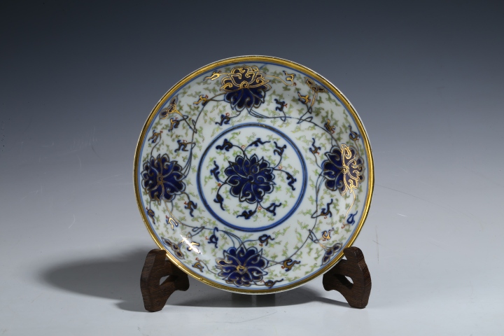 古玩陶瓷大清宣統(tǒng)年製官窯本朝款青花加彩描金纏枝紋盤(pán)拍賣(mài)，當(dāng)前價(jià)格5980元