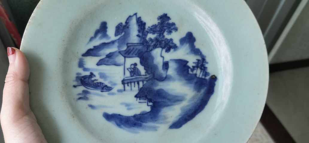 古玩陶瓷清中期豆青青花山水人物紋盤真品鑒賞圖