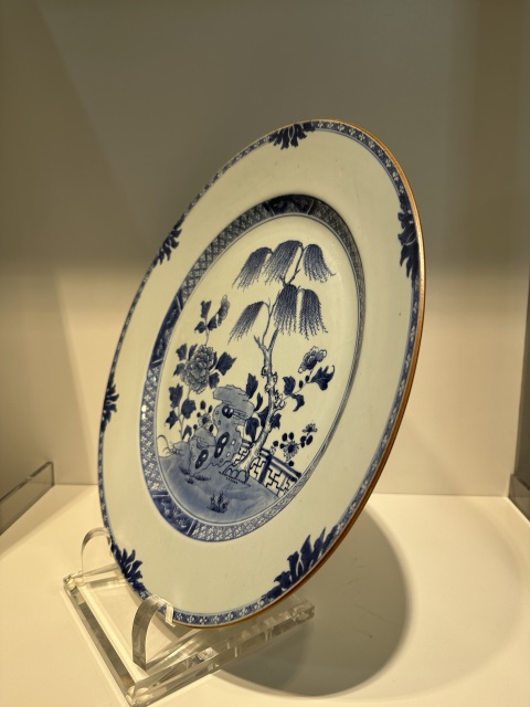 古玩陶瓷青花盤拍賣，當(dāng)前價(jià)格9800元