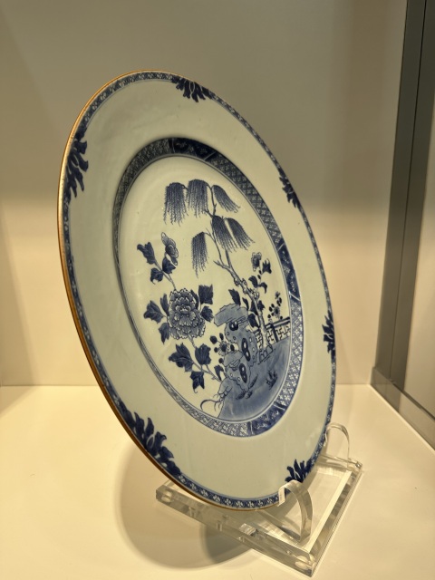 古玩陶瓷青花盤拍賣，當(dāng)前價(jià)格9800元