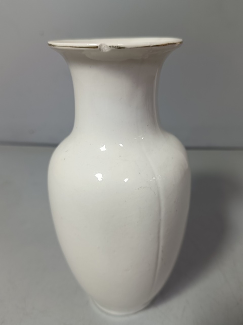 古玩陶瓷山水紋瓶拍賣,當前價格100元
