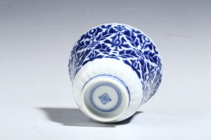 古玩陶瓷清晚·青花花卉紋花口杯碟一套拍賣，當前價格1900元