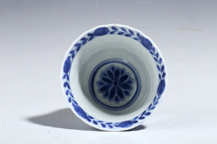 古玩陶瓷清晚·青花花卉紋花口杯碟一套拍賣，當前價格1900元