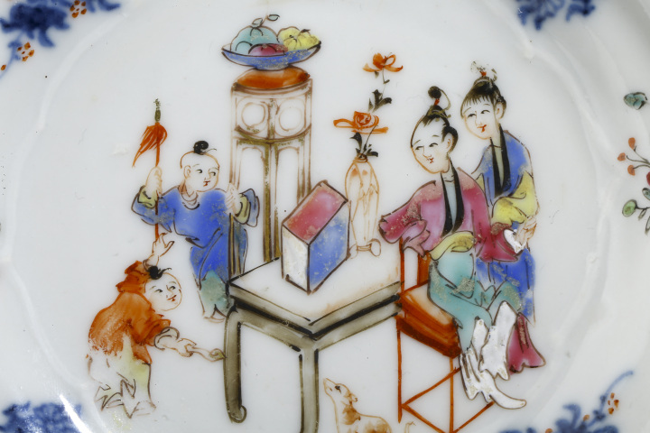 古玩陶瓷清乾隆·青花粉彩教子圖花口小盤拍賣,當前價格1500元
