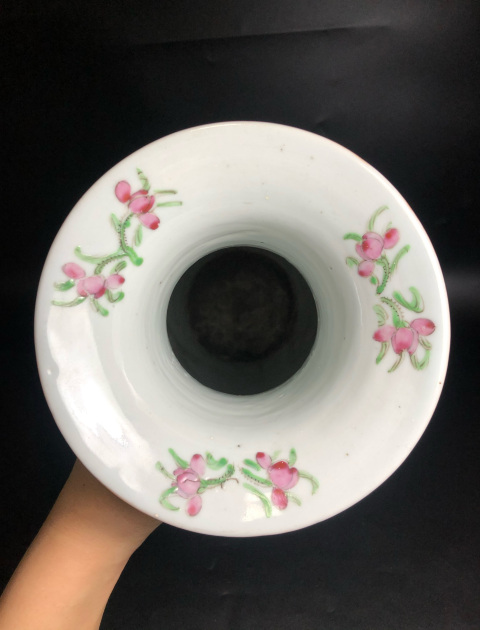 古玩陶瓷廣彩暗八仙夔龍紋描金開窗西廂記人物故事軟棒槌瓶拍賣,當前價格9000元