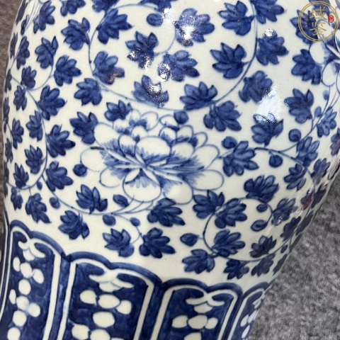 古玩陶瓷清中晚期青花纏枝蓮紋將軍罐拍賣,當(dāng)前價(jià)格3400元