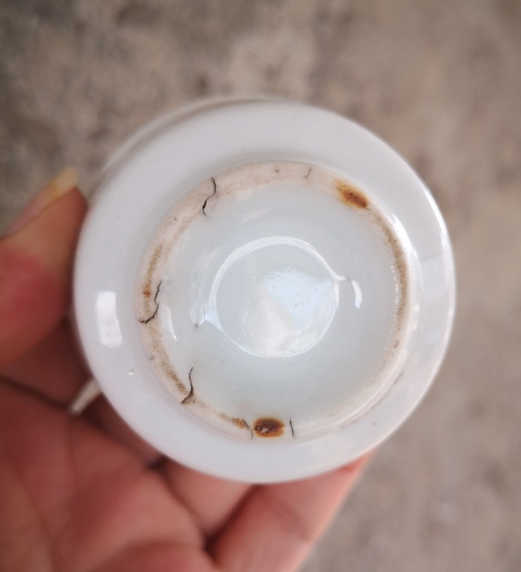 古玩陶瓷清代.甜白釉唇口杯拍賣，當前價格100元